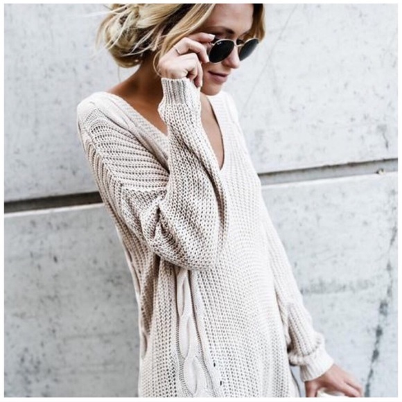 Don’t Get It Twisted’ Sweater - Picture 5 of 6